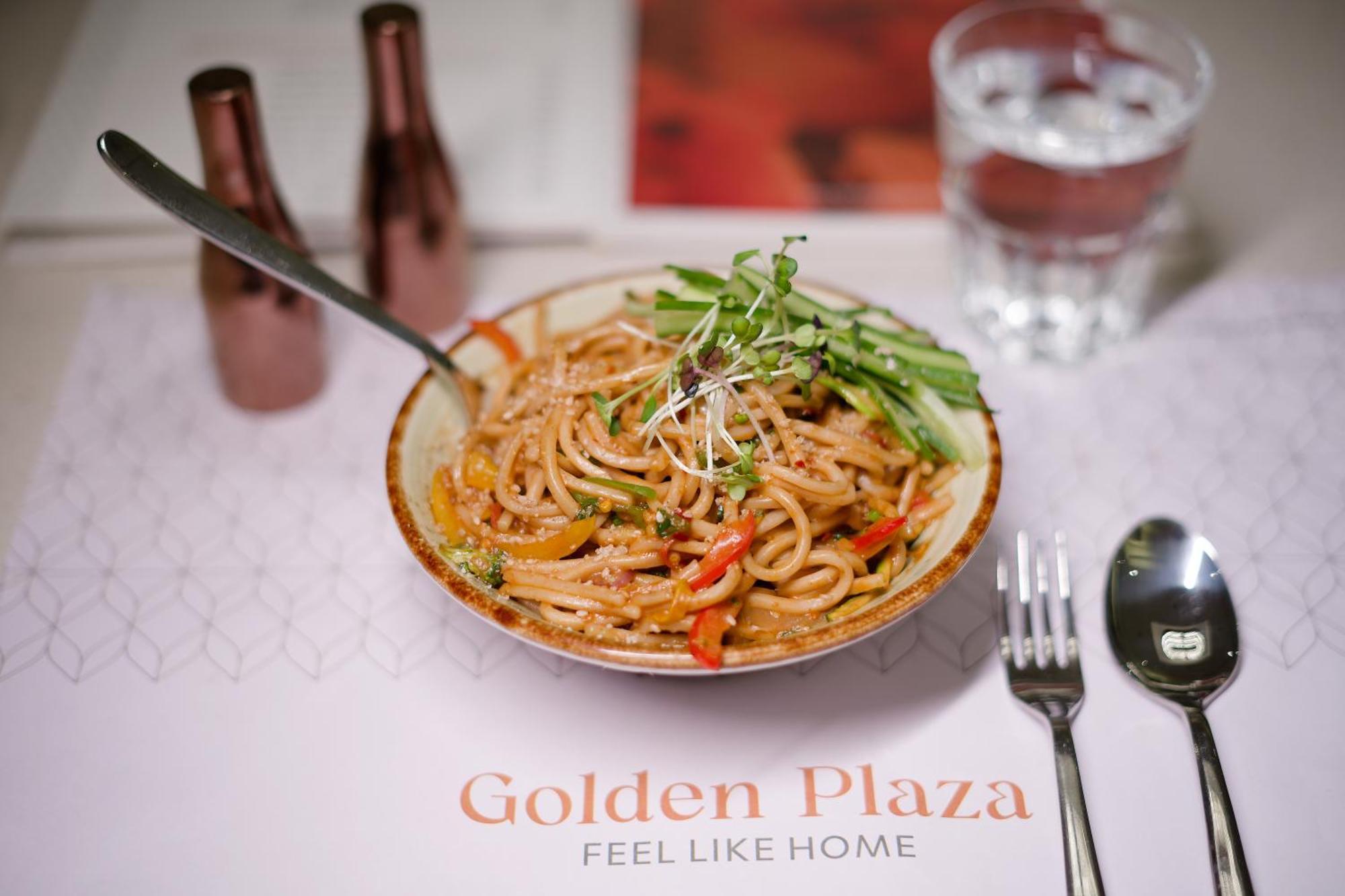 Golden Plaza Hotel Ahmedabad Exterior photo
